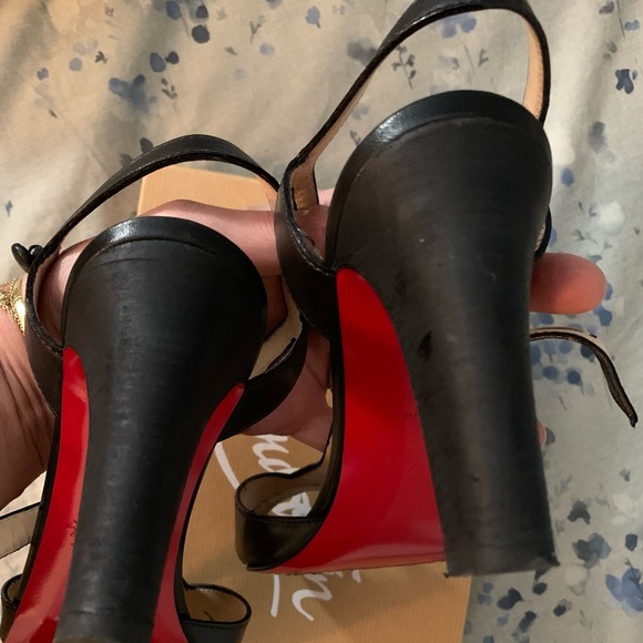 Gorgeous Strappy Louboutin Sandals! - Picture 3 of 7